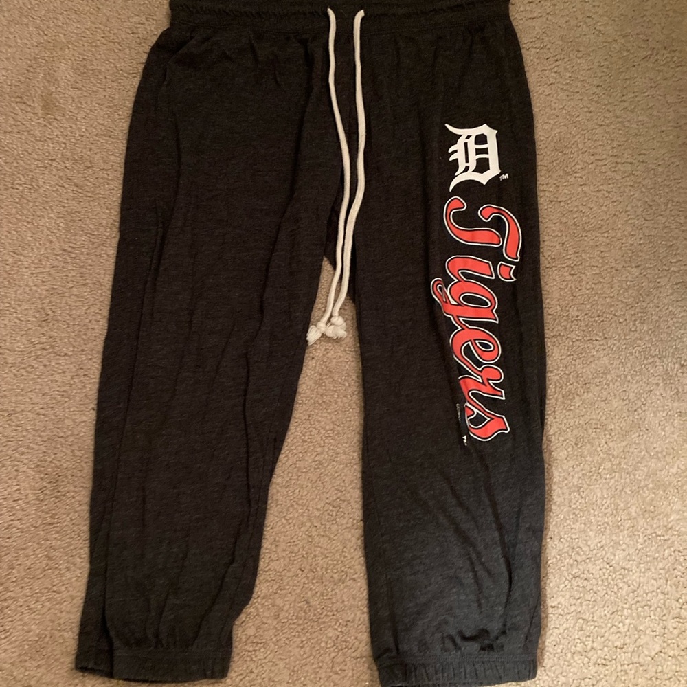 Detroit tigers capri joggers